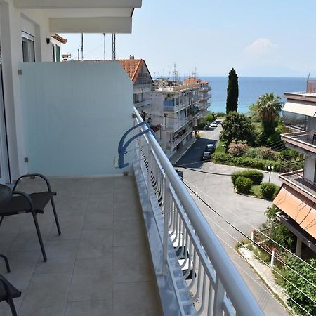 Sea View Luxury Apartment In Nea Kallikratia. Nea Kallikrateia المظهر الخارجي الصورة