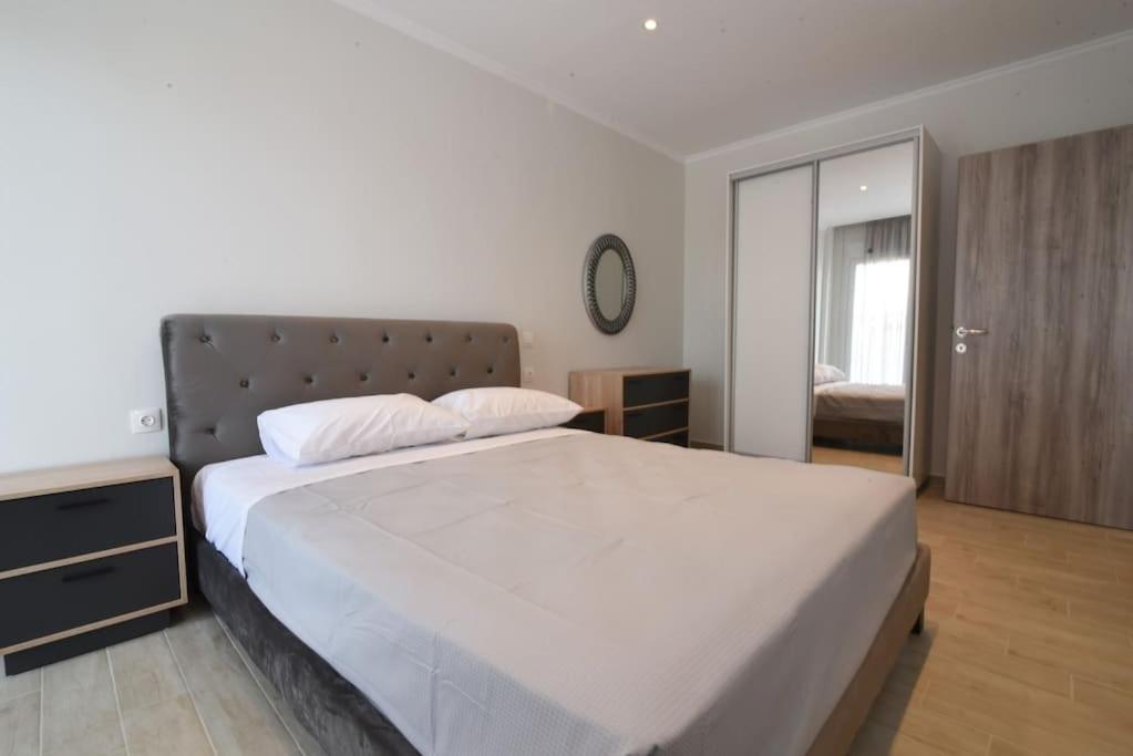 Sea View Luxury Apartment In Nea Kallikratia. Nea Kallikrateia المظهر الخارجي الصورة