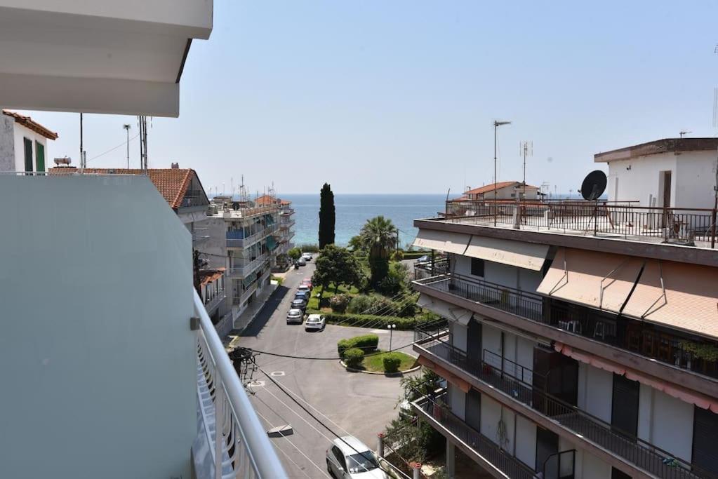 Sea View Luxury Apartment In Nea Kallikratia. Nea Kallikrateia المظهر الخارجي الصورة