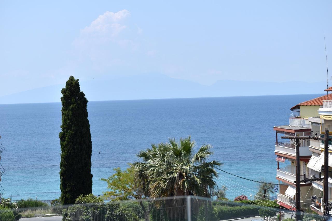 Sea View Luxury Apartment In Nea Kallikratia. Nea Kallikrateia المظهر الخارجي الصورة